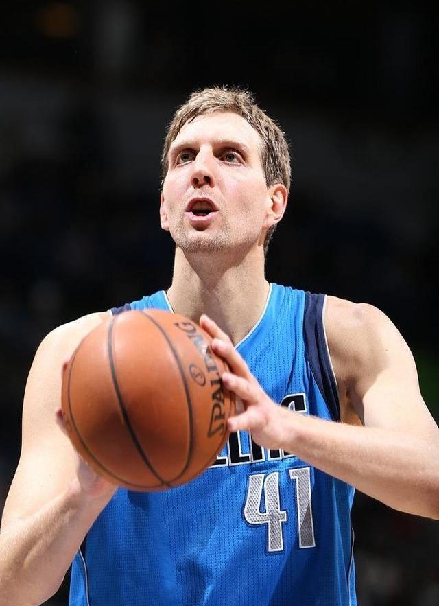 诺维茨基宣布退役，德克成为传奇